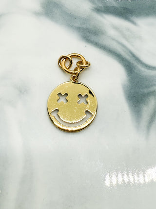 Charm smiley doré