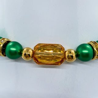 Collier Perles de Cristal L’Imperial Vert : collier choker ou ras de cou, perles de cristal Swarovski, perle centrale taille émeraude